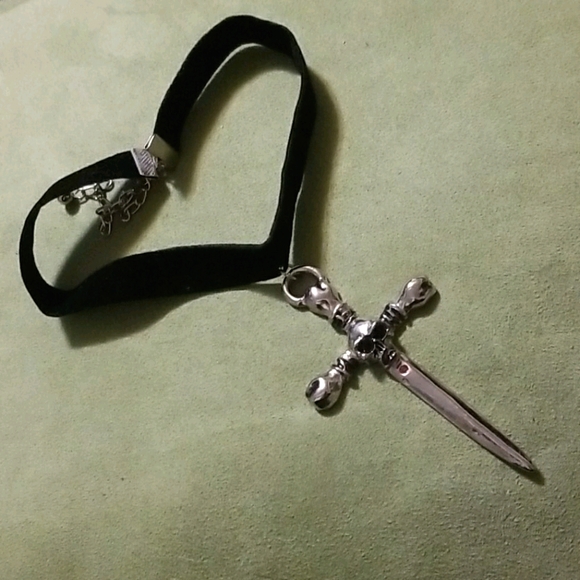 Hot Topic Jewelry - Skull and Sword Velvet Choker